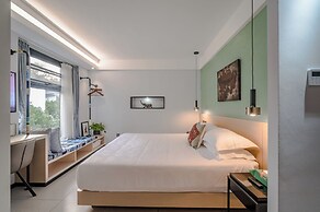 Blooming Lotus Hostel