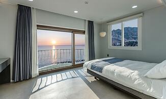 Sunrise Castle Pension
