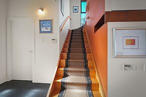 Waterfront Home - Gorgeous Views - 2 Bed