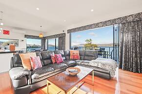 Waterfront Home - Gorgeous Views - 2 Bed