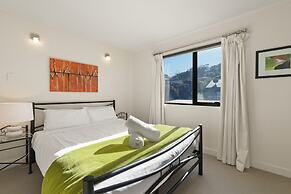 Waterfront Home - Gorgeous Views - 2 Bed