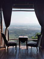 4000Dao-A Hilltop Hideaway Experience