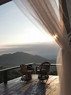 4000Dao-A Hilltop Hideaway Experience