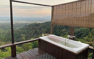 4000Dao-A Hilltop Hideaway Experience