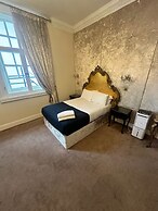 White Star Line Hotel
