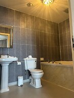 White Star Line Hotel