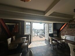 White Star Line Hotel