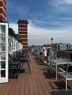 White Star Line Hotel