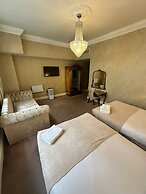 White Star Line Hotel