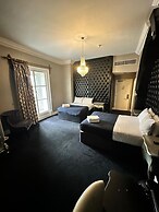 White Star Line Hotel