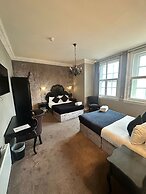 White Star Line Hotel
