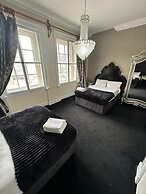 White Star Line Hotel