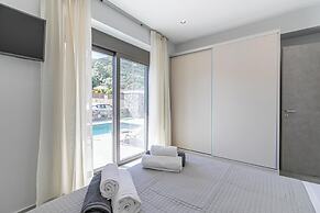Neaira Apartments