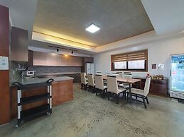 Koregon Hotel & Pool Villas