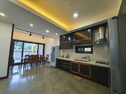 Koregon Hotel & Pool Villas