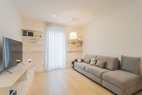 Central & White Apartment by Rent all Como