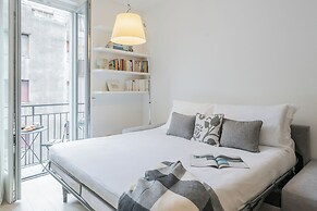Central & White Apartment by Rent all Como