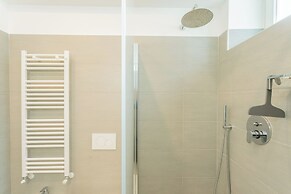 Central & White Apartment by Rent all Como