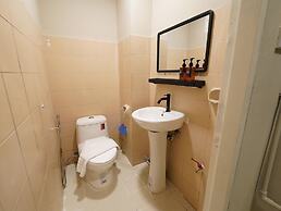 OYO 1166 Hotel Wooden Crib