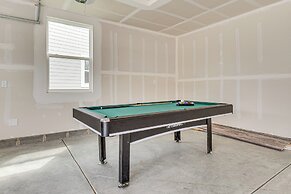 16 Mi to Indianapolis: Group Getaway w/ Pool Table