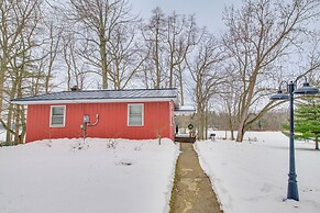 Waterfront Deck! Chic Lower Scott Lake Cottage