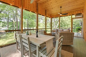 Waterfront Deck! Chic Lower Scott Lake Cottage
