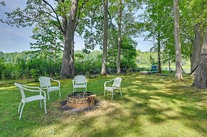 Waterfront Deck! Chic Lower Scott Lake Cottage
