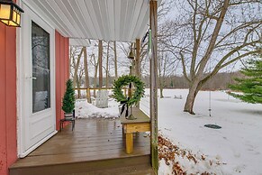 Waterfront Deck! Chic Lower Scott Lake Cottage