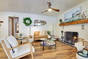 Waterfront Deck! Chic Lower Scott Lake Cottage
