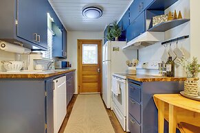 Waterfront Deck! Chic Lower Scott Lake Cottage