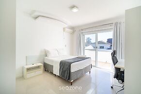 4B House w Pool in Jurere Internacional Mer0671