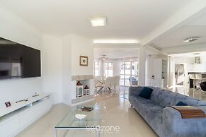 4B House w Pool in Jurere Internacional Mer0671