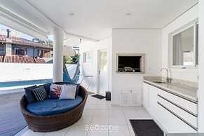4B House w Pool in Jurere Internacional Mer0671