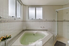 4B House w Pool in Jurere Internacional Mer0671