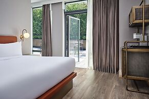 The George Manhattan, Tapestry Collection by Hilton+++