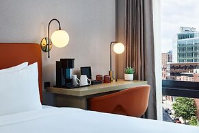 The George Manhattan, Tapestry Collection by Hilton+++