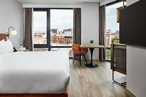 The George Manhattan, Tapestry Collection by Hilton+++
