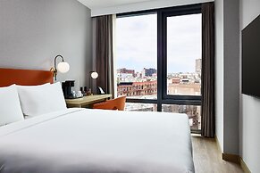 The George Manhattan, Tapestry Collection by Hilton+++