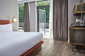 The George Manhattan, Tapestry Collection by Hilton+++