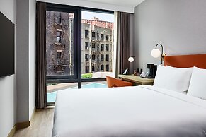 The George Manhattan, Tapestry Collection by Hilton+++
