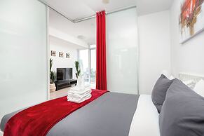 Entertainment District Suites -DT TO