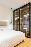 STF Luxury Suites