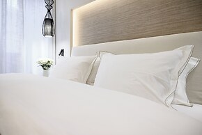 STF Luxury Suites