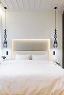 STF Luxury Suites