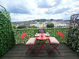Well Appointed 2BR w terrace&parking
