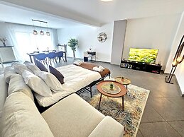 Well Appointed 2BR w terrace&parking