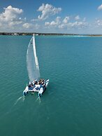 The Yak Lake House Hostal Bacalar