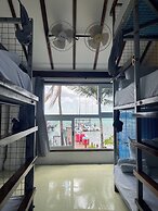 The Yak Lake House Hostal Bacalar