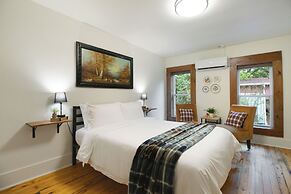 The Commercial Hotel