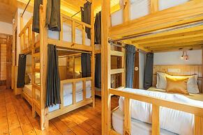 The Social Stays Kasol